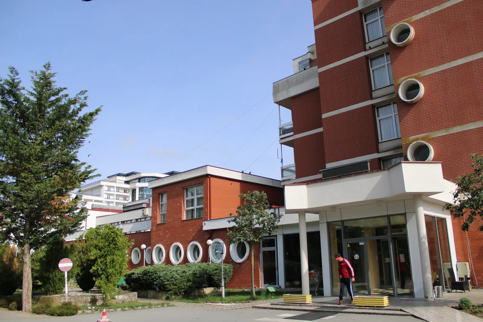 Ndërtesa e banjës termale në Kllokot