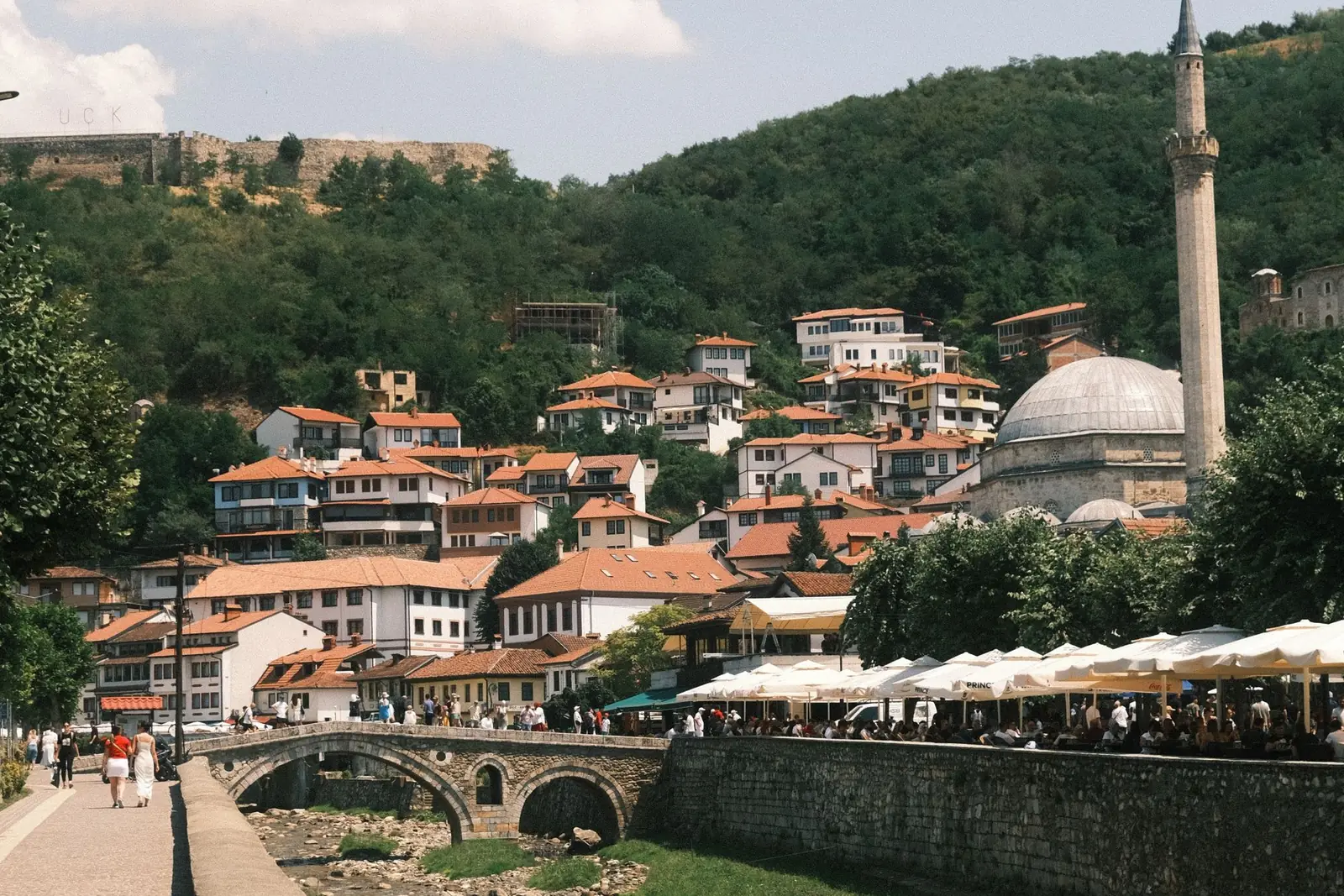 Ura e Gurit, lumi Lumbardh dhe një xhami në Prizren